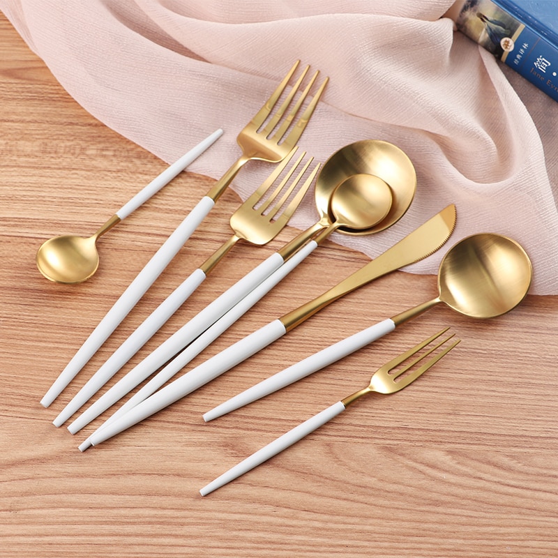 Stainless Steel Cutlery Set in Different Colors Stainless Steel Cutlery Set in Different Colors